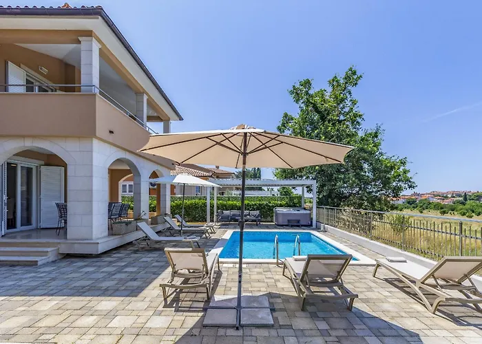 Villa Lotus Elite Estate