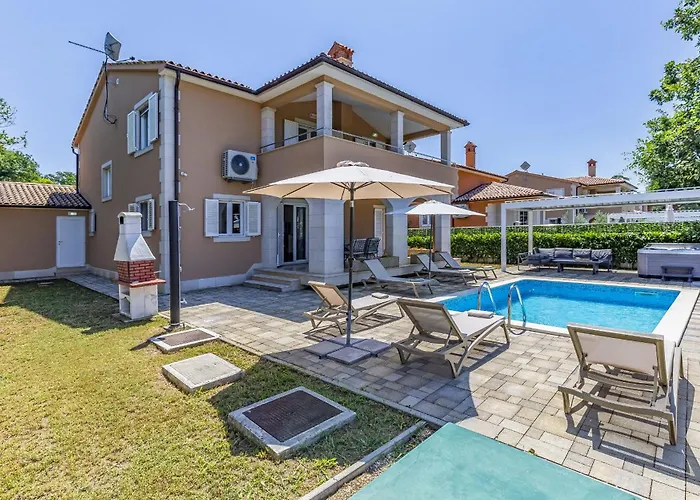 Villa Lotus Elite Estate